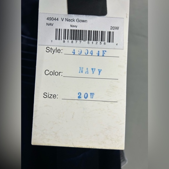 Mac Duggal 49044 NWT Satin Navy V Neck Gown - Picture 5 of 5